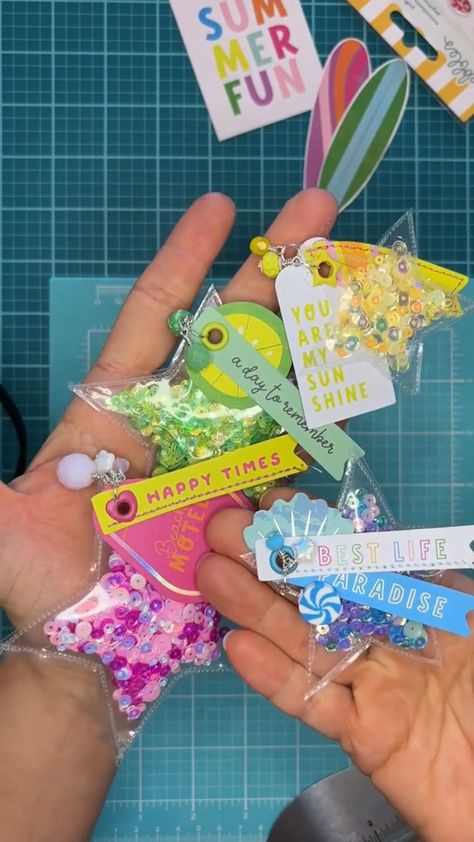 Fuse Tool, Sequins Diy, Diy Stationary, Memory Projects, Photo Sleeve, Creative Arts And Crafts, We R Memory Keepers, Bag Charms, Diy Craft Kits Fuse Tool, Keychains Diy, Keychain Charms, Photo Sleeve, Wood Keychain, Creative Arts And Crafts, Diy Upcycle, Baby Memories, Bag Charms