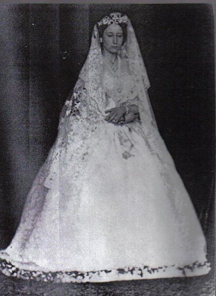 Queen Victoria's Daughters, History Wedding, Queen Victoria Children, Queen Victoria Family, Royal Wedding Dresses, Queen Victoria Prince Albert, Victorian Wedding Dress, Alexandra Feodorovna, Victoria Wedding