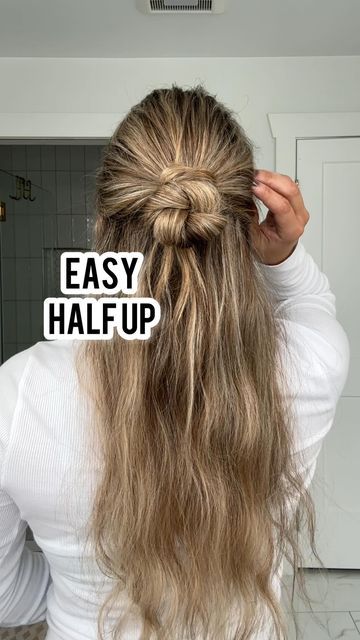 Low Half Bun Hairstyles, Very Easy Half Up Half Down Hairstyles, Easy Half Up Ponytail, Easy Hair Half Up, Half Pony Hairstyles Straight Hair, Half Up Half Down Hairstyles For Straight Hair, Half Up Half Down Bun Straight Hair, How To Do A Half Up Bun, Half Up Half Down Bun Messy