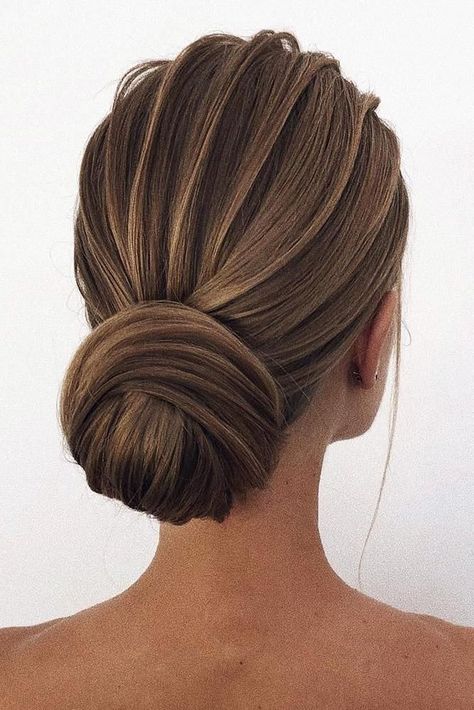 30 Wedding Bun Hairstyles ❤ wedding bun hairstyles textured elegant low bun oksana_sergeeva_stilist #weddingforward #wedding #bride #weddinghair #weddingbunhairstyles Wedding Bun, Wedding Bun Hairstyles, Bride Photos, Ombre Highlights, Hairdo Wedding, Hairstyles Wedding, Messy Bun Hairstyles, Low Bun, Fringe Hairstyles