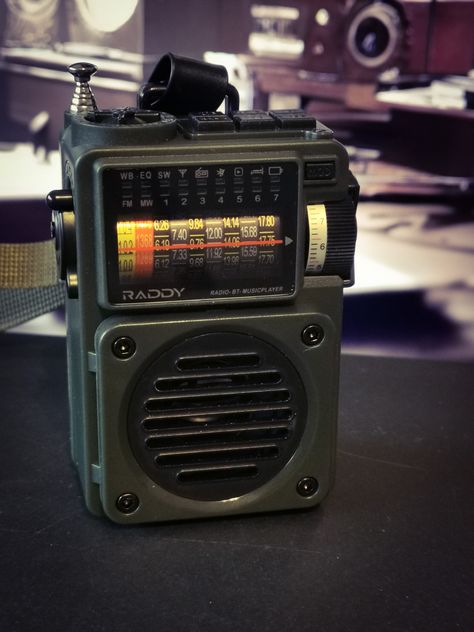 The RF-750 is a military retro style radio (FM-MW-SW) with integrated Bluetooth and TF-card player function. #retro #radio #dieselpunk #raddy Radio Aesthetic, Radio Transmitter, Radio Fm, Retro Radio, Fm Radio, Zombie Apocalypse, Dieselpunk, Retro Style, Fern