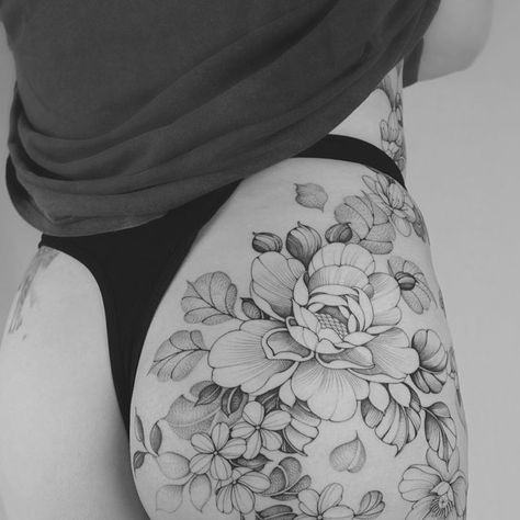 Hannah Nova Tattoo on Instagram: "Booty florals 4eva 💘" Under Bum Tattoo, Fine Line Floral, Nova Tattoo, Bum Tattoo, Cowgirl Tattoos, Thigh Tat, Hot Tattoos, Fine Line, Thigh Tattoo