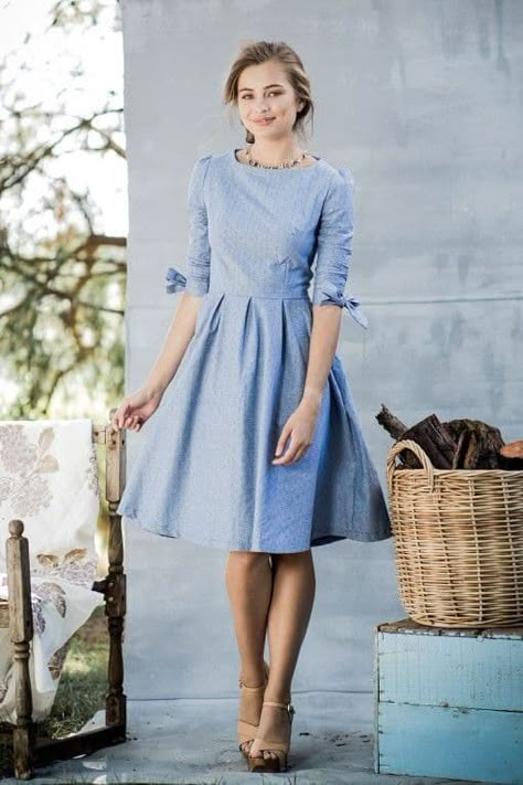 25 Classic Ladylike Looks For You: Spring Heading Into Summer. Rok Midi, Áo Blu, Mode Tips, Modesty Fashion, فستان سهرة, Beauty Dress, Vestidos Vintage, Modest Dresses, Look Chic