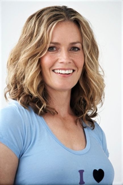 "Elizabeth Shue" Elisabeth Shue Cocktail, Elizabeth Shue, Elisabeth Shue, Classic Actresses, Actrices Hollywood, Curvy Women Jeans, Karate Kid, Famous Women, Hottest Celebrities