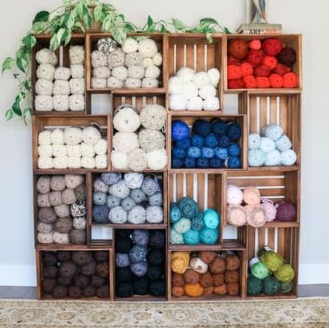 Yarn wall hanging