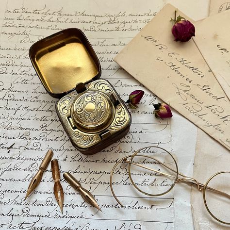 Inkwell Aesthetic, Ffxiv Character, Antique Inkwells, Desk Styling, Brass Box, Ink Well, Brass Interior, Ink Bottle, Brass Hinges