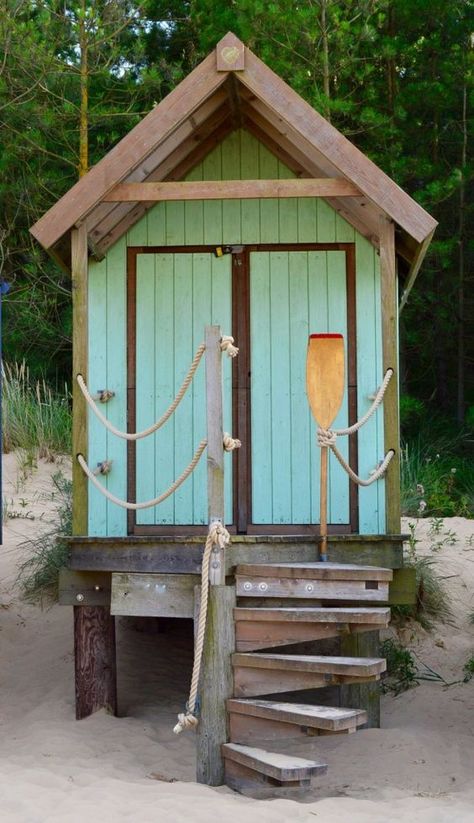 Beach Hut Shed, Beach Hut Interior, Fantasy Beach, Beach Cottage Design, Beach House Interior Design, Small Building, Tropical Home Decor, Interior Minimalista, Surf Shack