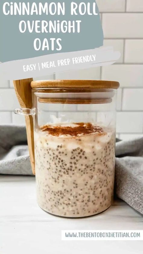 These cinnamon roll overnight oats are a healthy and delicious meal prep friendly breakfast perfect for busy mornings on the go. Overnight Oats Cinnamon Roll, Cinnamon Roll Baked Oats, Cinnamon Roll Overnight Oats, Rolled Oats Recipe, Delicious Meal Prep, Busy Morning, Oats Recipes, Easy Meal Prep, Cinnamon Roll