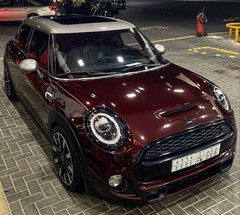 Cooper Mini Car, Mini Cooper Race Car, Mini Cooper Colors, Mini One Car, Minicooper Mini Coopers, Cute Mini Cooper, Mini Cooper Aesthetic, Mini Cooper 4 Door, Car Mini Cooper