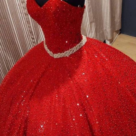 Red Sparkly Quince Dress, Red Xv Dresses, Moda2000 Quince Dresses, Red Sweet 16 Dresses, Red Quince Dress, Red Quinceanera Ideas, Royal Blue Quinceanera Dresses, Blue Quinceanera Dresses, Royal Blue Quinceanera