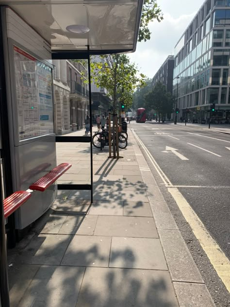 England House, Street Background, Blue Background Wallpapers, London Dreams, London Living, London Aesthetic, Empire State Of Mind, Sunflower Wallpaper, Night Scenery