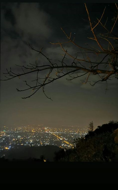 Drained Aesthetic Pictures, Islamabad Night Snaps, Islamabad Snaps, Islamabad Aesthetic, Islamabad Beauty, Beauty Of Pakistan, Black Mask Aesthetic, Pakistan Art, Dark Background Wallpaper