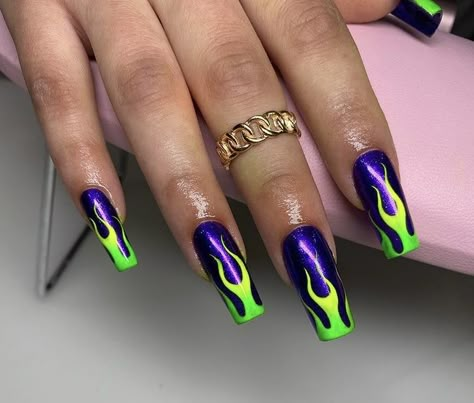 90s Inspired Nails, Noriker Horse, Gel Chrome Nails, Rainbow Nail Art Designs, Rainbow Nail Art, Rainbow Nail, Matte Nail Art, Halloween Acrylic Nails, Rainbow Colour