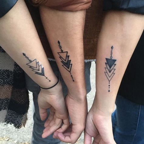 Tattoos Representing Family, Amazing Tattoos For Women, Matching Family Tattoos, Cool Tattoos For Women, Trendy Tattoo Ideas, Tattoos About Mom, Tattoos About Growth, Unique Tattoos Black Women, Family Tattoo Ideas