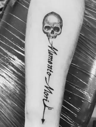 71 Memento Mori Tattoo Ideas- Embracing Mortality as a Source of Strength - Psycho Tats Memento Mori Traditional Tattoo, Memento Mori Tattoos, Memento Mori Tattoo Men, Momento Vivere Tattoo, Memento Mori Aesthetic, Momento Mori Tattoo, Memento Mori Tattoo Ideas, Mori Tattoo, Memento Mori Tattoo