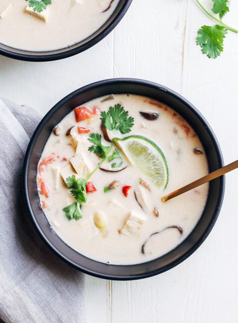 Vegan Tom Kaa Gai- a delicious Thai coconut milk soup that only takes 30… Soup Making, Milk Soup, Thai Coconut Soup, Tom Kha, Coconut Milk Soup, Baby Corn, Coconut Soup, Thai Cooking, Thai Coconut