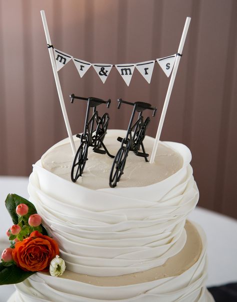 Hot Weather Wedding, 15 Cakes, Bicycle Wedding Cake, Bicycle Themed Wedding, Bicycle Cake, Bike Cake, Bicycle Wedding, Bike Wedding, February Wedding