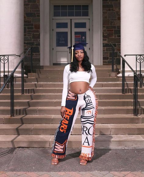 Decision Day Outfit, College Decision Day, Hbcu Outfits, Nursing School Graduation Pictures, Hbcu Grad, Decision Day, College Decision, Stylish Black Women, College Graduation Photoshoot