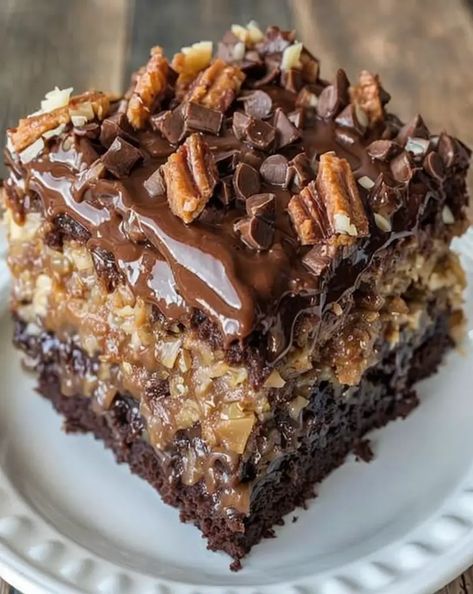 German Chocolate Poke Cake, Pecan Desserts Recipes, Crescent Roll Dessert, Coconut Poke Cakes, Pecan Filling, German Chocolate Cake Recipe, Poke Cake Recipe, Chocolate Poke Cake, Chocolate Pie Recipes