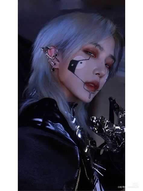 Mecha Makeup, Mecha Girl, Grunge Guys, Hair Inspiration Short, Pose References, Creative Makeup Looks, Haircut And Color, Cosplay Ideas, Girls Makeup