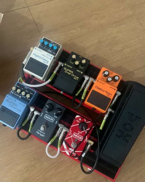 Guitar Amp Stand, Diy Pedalboard, Bass Guitar Chords, Guitar Pedal Board, Guitar Pedal Boards, Diy Guitar Pedal, Amp Stand, Pedal Boards, Guitar Aesthetic