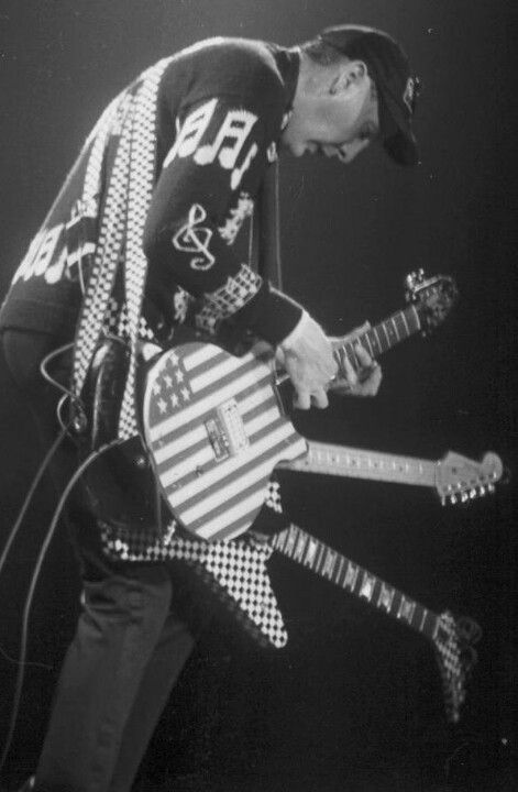 Rick Nielsen of Cheap Trick Rick Nielsen Cheap Trick, Cheap Trick Band, Rick Nielsen, Music Institute, Online Guitar Lessons, Cleveland Rocks, Guitar Room, Bass Players, Rock Guitarist