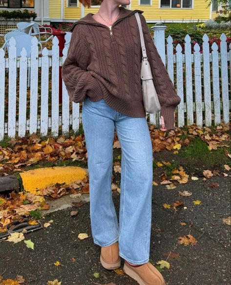 Brown Sweater Outfit Aesthetic, Female Fall Outfits, Warm Color Outfits, Outfits For Cold Days, Brown Sweater Outfit, Winter Outfit Comfy, Neumel Uggs, Cozy Sweater Outfits, Cozy Sweaters Outfits