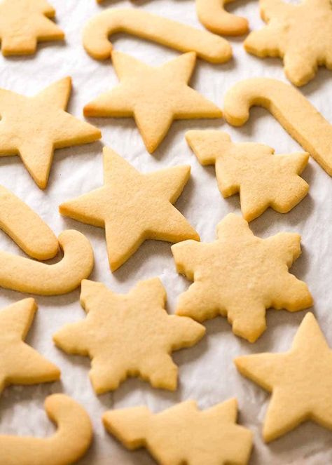 Photo of plain sugar cookies with no frosting Vanilla Biscuit Recipe, Angel Cookies Recipe, Vanilla Biscuits Recipe, Vanilla Christmas Cookies, Xmas Biscuits Recipe, Easy Christmas Biscuits, Plain Biscuit Recipe, Sugar Cookie Recipe Uk, Plain Cookie Recipe