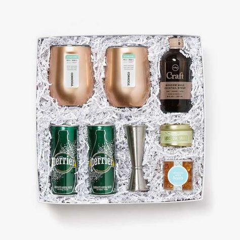 Champagne Snacks, Cocktail Gift Basket, Moscow Mule Gift, Diy Drink Gifts, Artisan Gift Box, Handwritten Cards, Drink Gifts, Moscow Mules, Luxury Gift Boxes