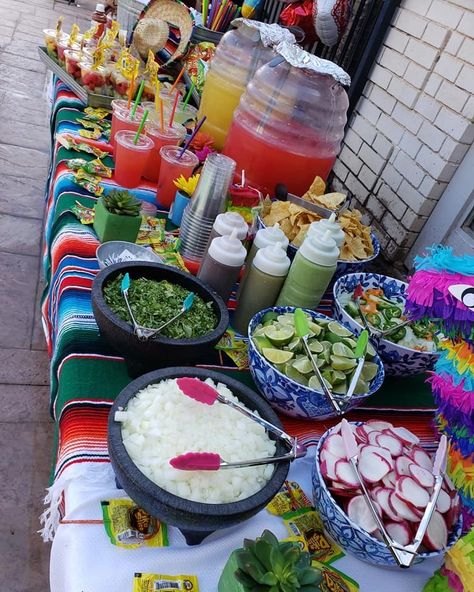 Rustic Mexican Birthday Party, Mexico Birthday Party, Mom Birthday Dinner Ideas, Mexican Carne Asada Party, Mexican Taco Bar Party Ideas, Mexican Food For Parties, Mexican Food Table Display, Mexican Style Birthday Party, Taco Set Up Party Ideas