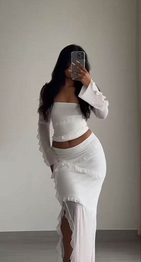 Crochet Top And Long Skirt, Fitted Two-piece White Top, Fitted White Two-piece Top Set, Chic White Fitted Skirt Set, Fitted White Set With Long Skirt, Modest Girly Outfits, Effortlessly Chic Outfits, Modest Fashion Outfits, Cute Everyday Outfits