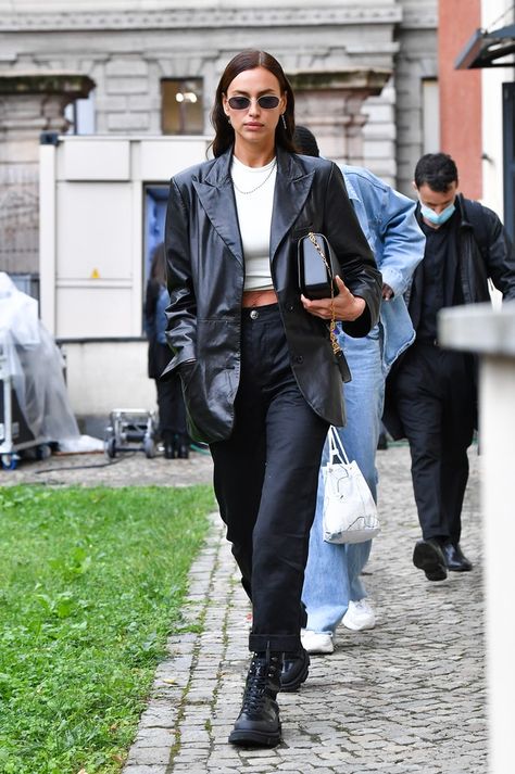 Irina Shayk Styles Combat Boots In The Most Versatile Ways How To Style Combat Boots, Irina Shayk Street Style, Day Out Outfit, Irina Shayk Style, Style Combat Boots, 2024 Lookbook, Combat Boot Outfit, Outfit Collection, Soft Dramatic