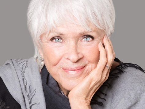 Why People Have Difficult Lives: 9 Conclusions from Psychologist Byron Katie - NewsBreak Jewish Proverbs, Mind Soul Spirit, Know Better Do Better, The Art Of Listening, Living In The Present, I Need You Love, Chelsea Clinton, Byron Katie, Mentally Strong