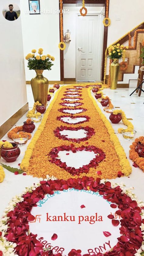 Bride Home Entry Ideas, Bhabhi Welcome Decor, Welcome Baby Decoration Ideas At Home With Flowers, Bride Welcome Decoration At Home, Kanku Pagala Decoration, Kanku Pagla Decoration At Home, Welcome Decoration Ideas Home Indian, Entry Decoration, Welcome Rangoli