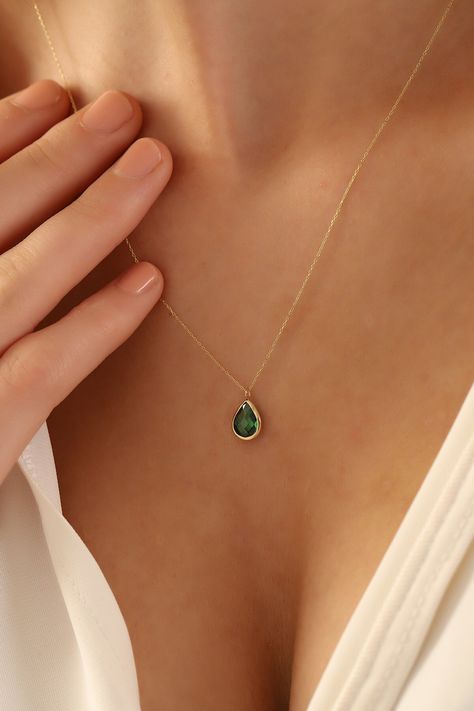 14K Gold Emerald Necklace, Minimalist Emerald Necklace, 14K Solid Gold Emerald Necklace, Dainty initial Emerald Pendant, Drop Necklace, Summer Jewelry, 14K Gold Chain Necklace, Birthday Gift, Christmas Gift, Solid Gold Necklace, Valentine's Day Gift, Couple Necklace "Material: SOLİD GOLD (No Gold Filled Or No Gold Plated)" "KARAT: 14K (585) "Pendant Length: 7 MM "Pendant Width: 10 MM "Available Gold Color: (Yellow Gold, White Gold, Rose Gold) "The certificate will be sent with the product. *EMER Gold Jewelry Real, Minimalist Gold Emerald Necklace, Necklaces Emerald, Emerald Jewelry Set, Gold Emerald Necklace, Minimalist Gold Necklace, Emerald Necklaces, Emerald Green Jewelry, Emerald Pendant Necklace