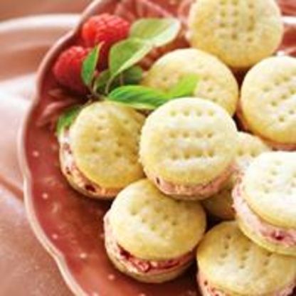 Wafers Recipe, Cream Wafers, Recipes Instructions, Cinnamon Biscuits, Raspberry Cream, Raspberry Preserves, Easy Cinnamon, White Lily, How To Make Pizza