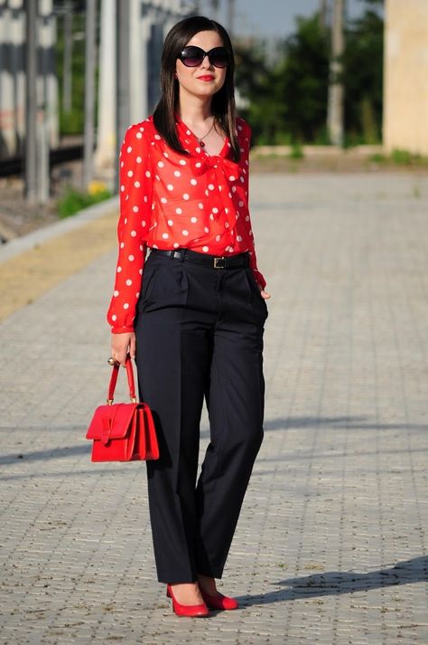 retro polka dots shirt Polka Dot Shirt Outfit, Outfit Pantalon Rojo, Kate Middleton Style Outfits, Miss Green, Modcloth Style Gallery, Pants Women Fashion, Everyday Fashion Outfits, Red Polka Dot, Vintage Pants