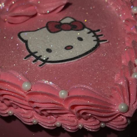 Hello Kitty Heart Cake, Pink Hello Kitty Cake, Aries Szn, Bolo Da Hello Kitty, Bday Plans, Bespoke Cakes, Bd Cake, Hello Kitty Birthday Cake, Heart Cakes