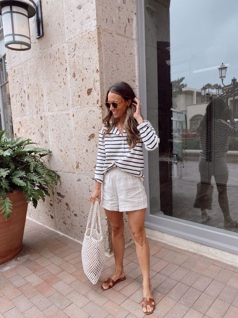 Meghan Markle Spring Style, Casual Europe Outfits Summer, Quiet Luxury Fashion Summer 2023, Summer Basics Wardrobe 2023, French Riviera Outfits Summer, France Summer Outfits, Linen Shorts Outfit Summer, Paris Preppy, Linen Skirt Outfit