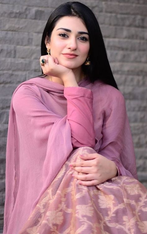 Sarah Khan Pakistani Actress, Hijab Dpz, Sarah Khan, Medical Scrubs Outfit, Pakistani Women Dresses, Cute Celebrity Couples, Scrubs Outfit, Girl Dpz, Indian Photoshoot