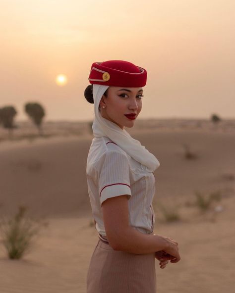 Emirates Airline Cabin Crew, Sky Vibes, Become A Flight Attendant, Emirates Cabin Crew, Airline Uniforms, Airline Cabin Crew, Pink Business Card, Airline Pilot, Emirates Airline