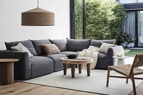 Our Top Neutral Living Room Decorating Ideas - TLC Interiors Dark Sofa Living Room, Charcoal Sofa Living Room, Dark Grey Sofa Living Room, Dark Grey Couch Living Room, Corner Sofa Living Room, Lounge Room Styling, Ruang Tv, Charcoal Sofa, Grey Sofa Living Room