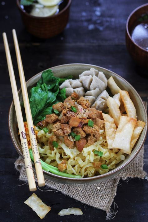 Chicken Noodle Asian Food Photography, Food Photography Tips, My Mood, Food Drinks Dessert, Weird Food, Indonesian Food, Healthy Soup Recipes, Chicken Noodle, Healthy Soup