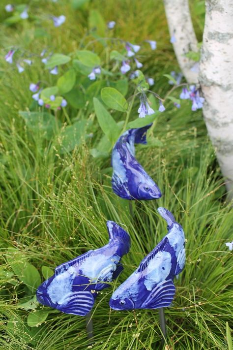 fishies | Fish in the Garden | Maine fish sculptures Koi Fish Decor, Growing Food Indoors, Fish Garden, Plant Installation, Hydroponic Farming, Hydroponics Diy, Hydroponic Growing, Potager Garden, Fish Sculpture