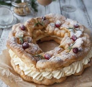 Irish Christmas Desserts, Irish Christmas Food, Holiday Desserts Thanksgiving, Irish Christmas, Piping Bag, Choux Pastry, Irish Recipes, Icing Sugar, Pudding Recipes