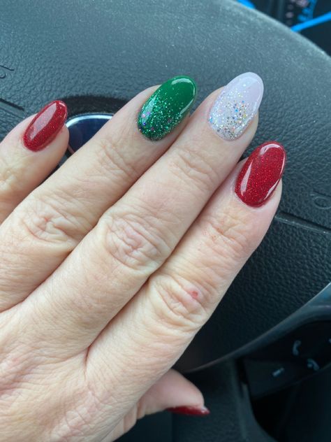 Easy Christmas Dip Nail Ideas, Dip Powder Nails For December, Red Green And Silver Nails, Christmas Nails Powder Dip, Christmas Nail Designs Dip Powder, Christmas Colored Nails, Red Green White Nails, Christmas Nails Red And Green Glitter, Christmas Dip Nails Short