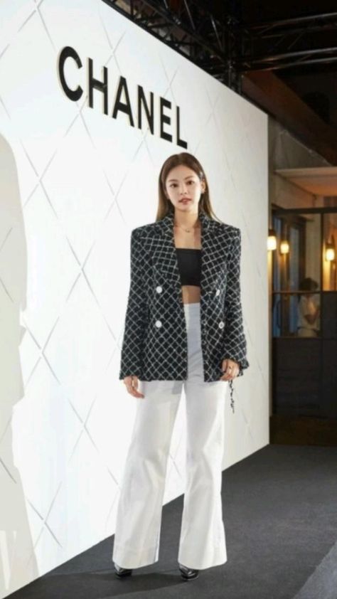 Jennie Chanel Outfit, Chanel Jennie, Channel Outfits, Jennie Chanel, Blackpink Outfits, Chanel Outfit, Mode Chanel, Elegante Casual, Jairzinho