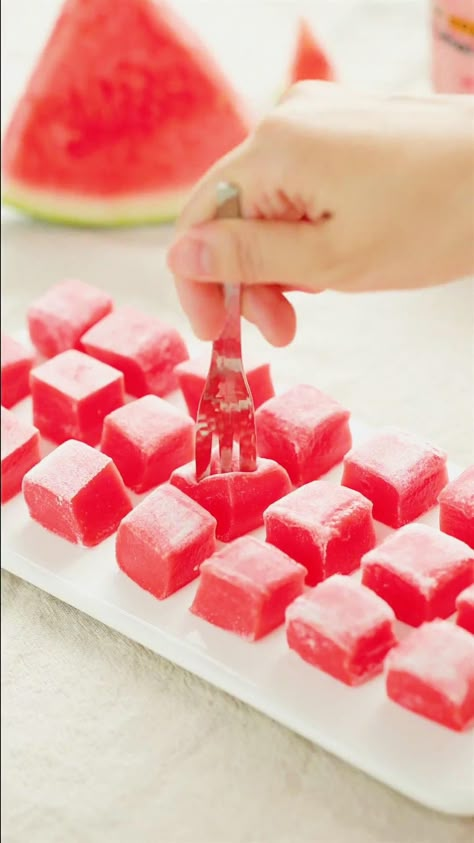 Beat the summer heat with a delightful homemade treat – Watermelon Mochi! Watermelon Jello Fruit Salad, Watermelon Mochi Recipe, Cool Cooking Recipes, Watermelon Candy Recipes, Fruit Food Recipes, Refreshing Foods For Summer, Quick Summer Snacks, Food Yummy Desserts, Recipe Ideas Snack