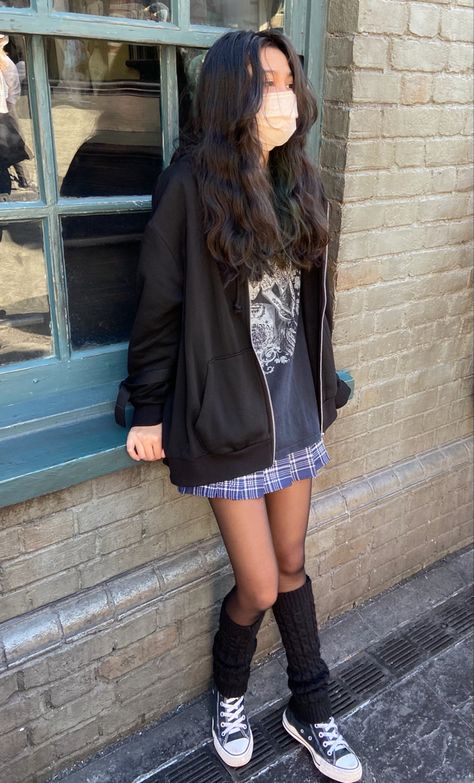 Aethstetic Outfits Girl, Emo Outfits Girl, Going To The Mall Outfit, Egirl Aesthetic Outfits For School, Emo Girl Outfits, Alt Girl Fashion, Alt Girl Outfits, Emo Clothes For Girls, Alt Egirl