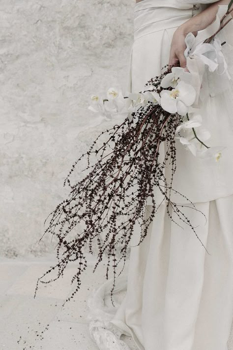 Branch Bouquet, Monochrome Bouquet, Ethereal Flower Bouquet, Minimal Orchid Bouquet, Sculptural Bouquet, Sculptural Bridal Bouquet, Neutral Wedding Palette, Modern Bridal Bouquets, Modern Wedding Bouquets